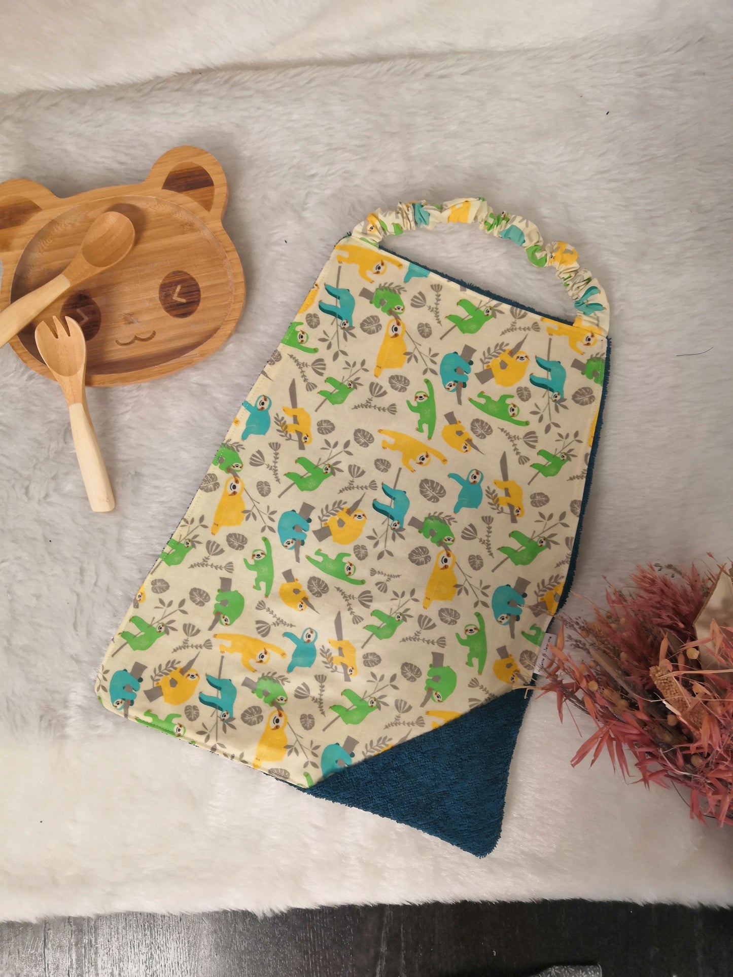 Bavoir Maternelle Paresseux imperméable - Article en stock