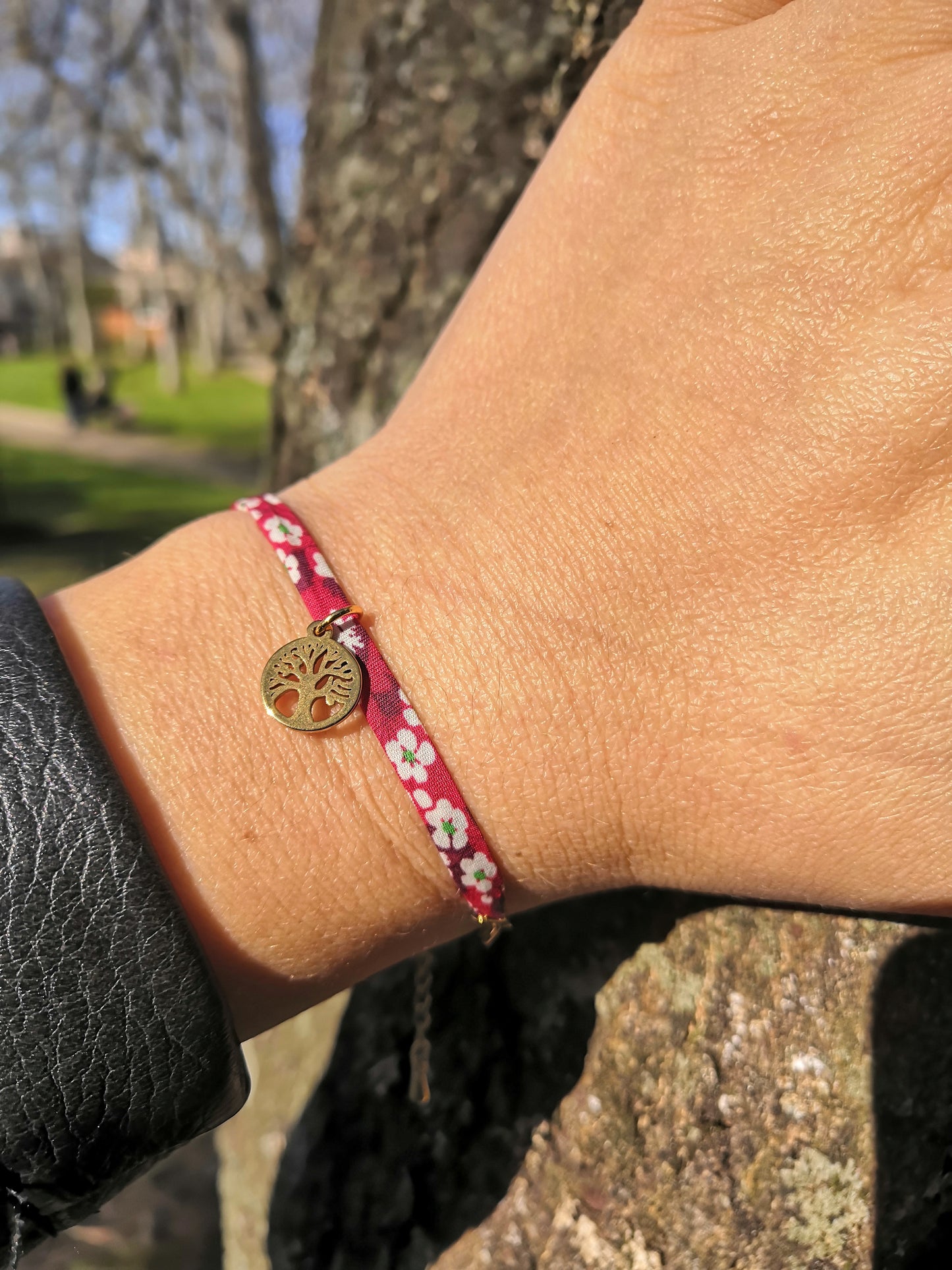 Bracelet en liberty 1 cordon - Rouge et arbre de vie