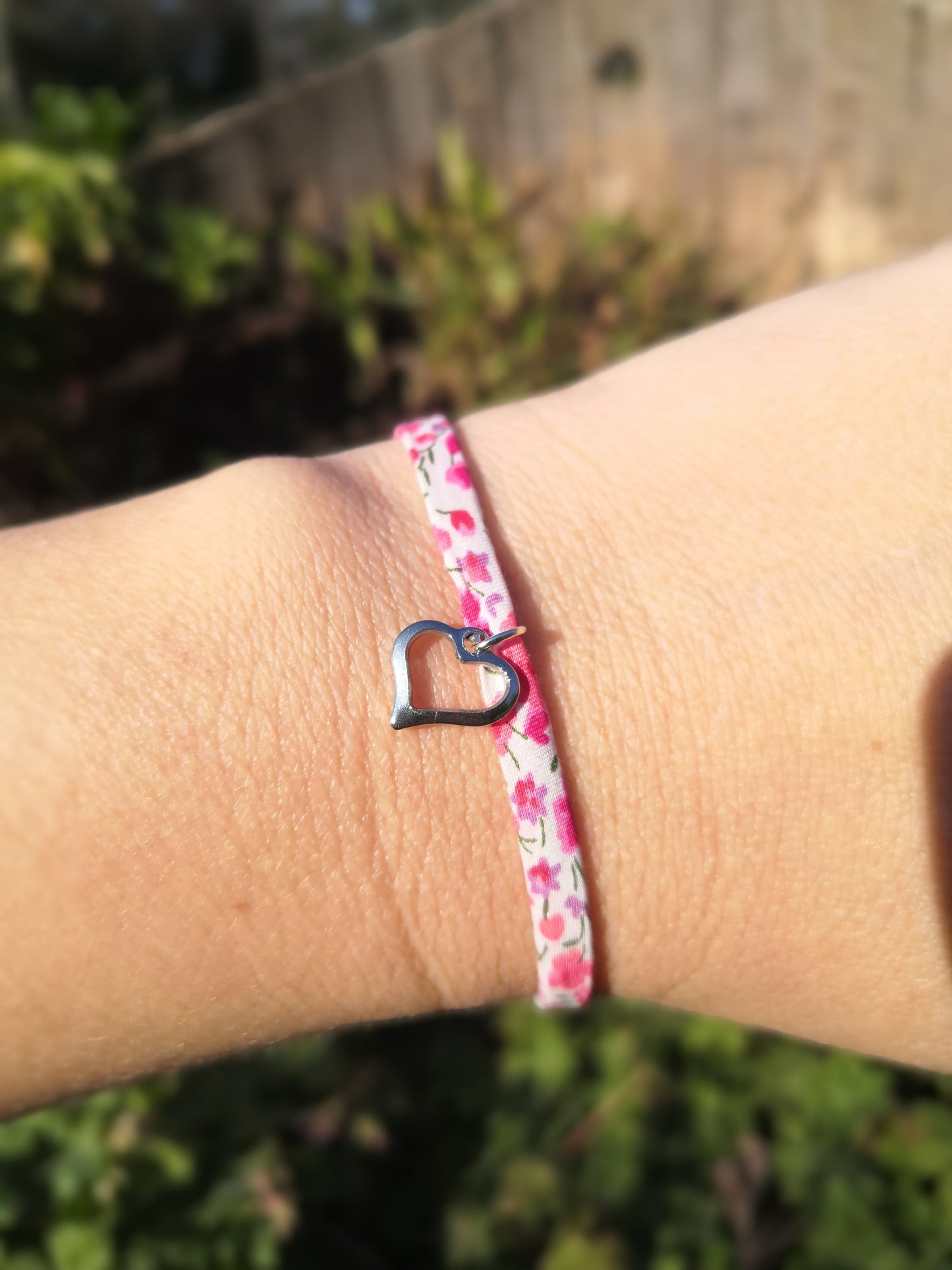 Bracelet en liberty Un cordon - Rose et coeur