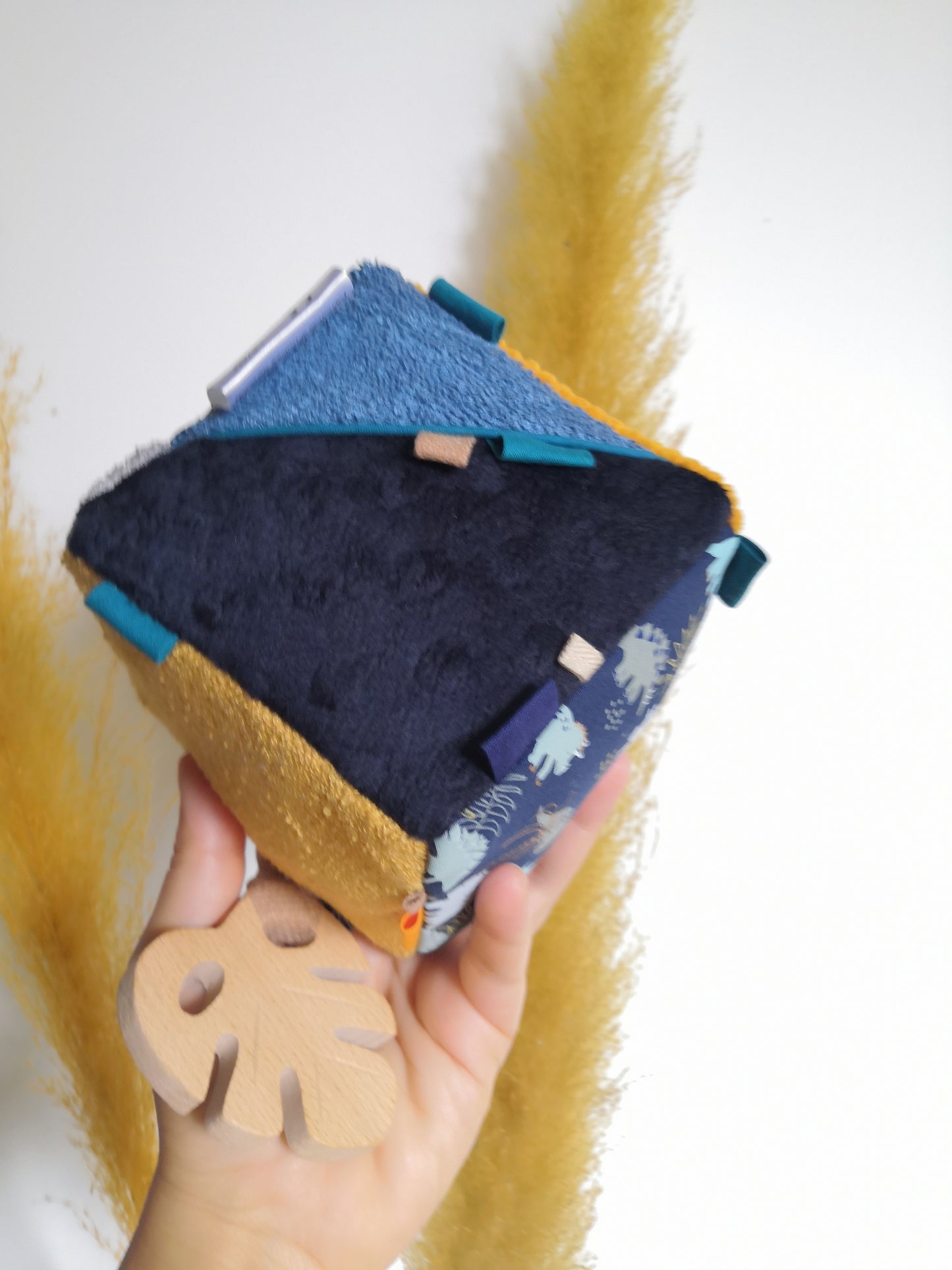 Cube d'éveil Dinosaure & prénom - Jeu d'éveil pour bébé CE - A personnaliser