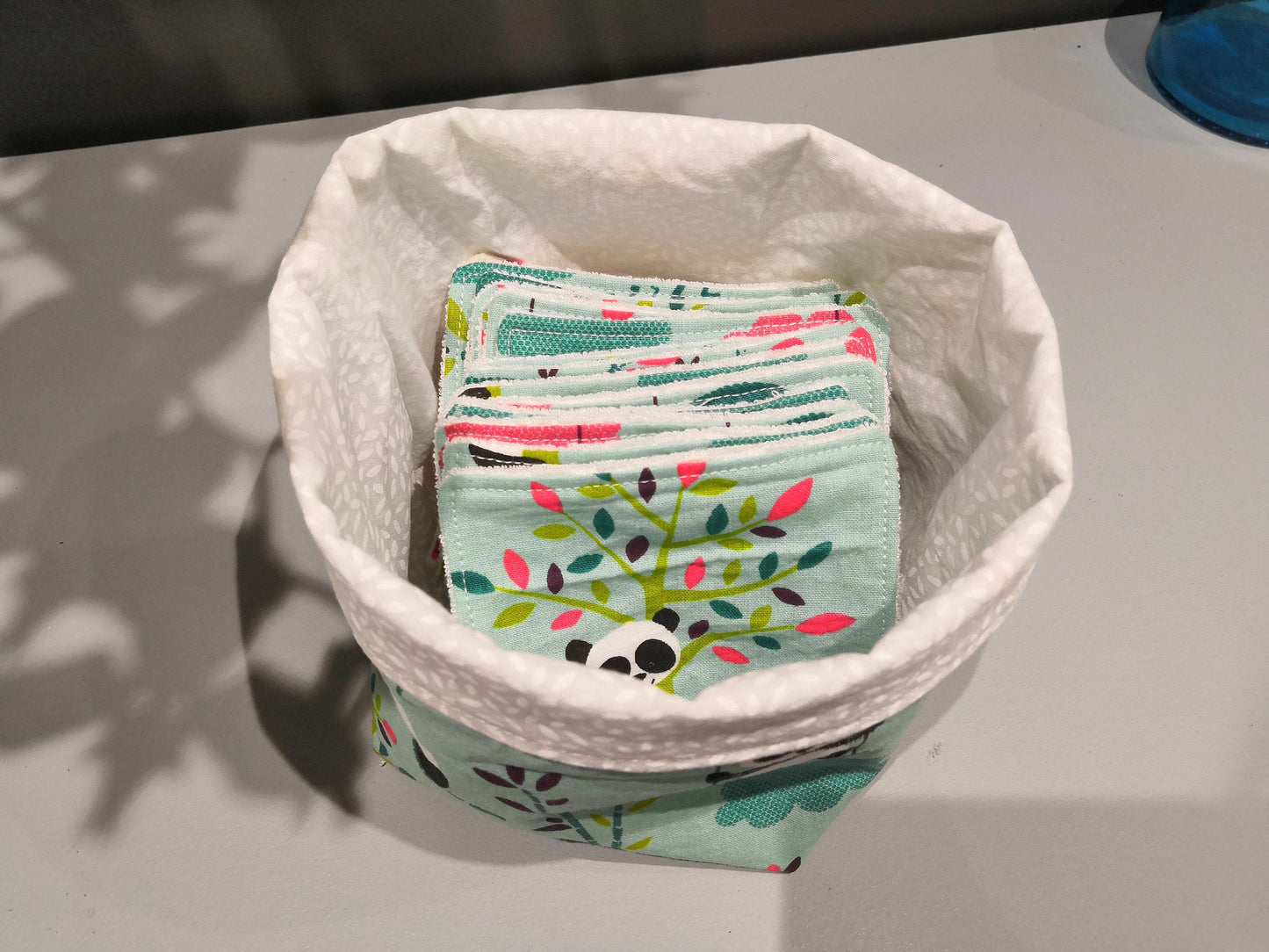 Lingettes lavables et panier, sur le thème Panda
